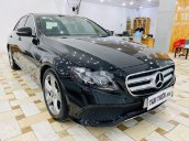 Cần bán lại xe Mercedes E 250 năm sản xuất 2017, màu đen