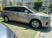 Cần bán gấp Kia Sedona DATH Platinum sản xuất 2019, màu vàng cát