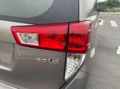 Bán Toyota Innova sản xuất năm 2016, màu xám chính chủ, giá tốt