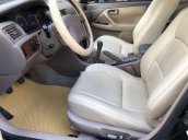 Cần bán xe Toyota Camry sản xuất năm 2002, màu đen 