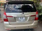 Cần bán Toyota Innova sản xuất 2015, màu vàng, nhập khẩu 