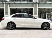 Cần bán gấp Mercedes C class sản xuất 2018, màu trắng, xe nhập còn mới