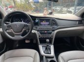 Bán gấp Hyundai Elantra 2.0AT 2016, màu nâu vàng, số tự động