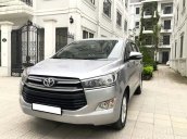 Cần bán gấp Toyota Innova sản xuất năm 2017, màu bạc, giá 550tr