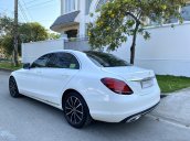 Bán Mercedes Benz C200, sản xuất 2019, chạy 7000mls, xe màu trắng nội thất đen, còn mới nguyên như xe mới