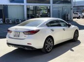Cần bán gấp Mazda 6 2.5AT năm sản xuất 2017, màu trắng