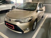 Cần bán lại xe Toyota Vios năm 2017, màu vàng cát