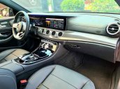 Cần bán Mercedes E300 năm 2019, màu đỏ còn mới