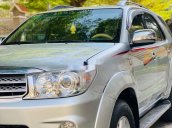 Bán ô tô Toyota Fortuner năm sản xuất 2010, màu bạc, xe nhập 