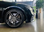 Bán ô tô Mercedes E300 AMG đời 2019, màu đen 