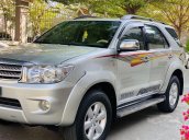 Bán ô tô Toyota Fortuner năm sản xuất 2010, màu bạc, xe nhập 