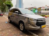 Cần bán Toyota Innova sản xuất 2016, màu bạc