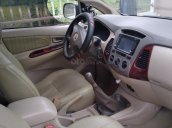 Xe Toyota Innova sản xuất 2006, màu vàng cát