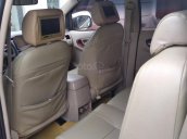 Xe Toyota Innova sản xuất 2006, màu vàng cát