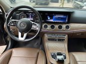 Cần bán gấp Mercedes E200 năm 2018, màu đen