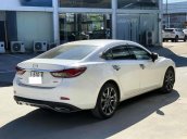 Bán Mazda 6 2.5 Premium năm sản xuất 2017, màu trắng