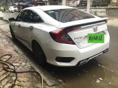 Xe Honda Civic sản xuất năm 2019, màu trắng, nhập khẩu còn mới, giá tốt