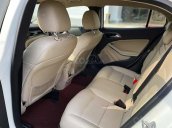 Cần bán Mercedes GLA 200 sản xuất 2014, màu trắng, xe nhập