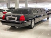 Lincoln Town Car (Limosine) 2011, đi chuẩn 9000 miles