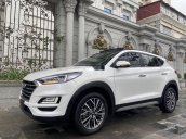 Cần bán gấp Hyundai Tucson 2020, màu trắng 