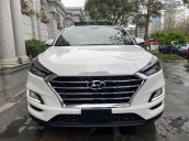 Cần bán gấp Hyundai Tucson 2020, màu trắng 