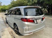 Cần bán lại xe Honda Odyssey đời 2016, màu bạc, xe nhập 