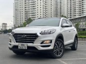 Xe Hyundai Tucson năm sản xuất 2020 còn mới, giá chỉ 915 triệu