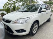 Chính chủ bán xe Focus Hatchback 2011 màu trắng