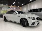 Bán Mercedes Benz E250 sản xuất 2016 ĐKLĐ 02/2018, màu xanh đen, full đồ chơi