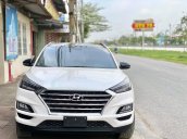 Cần bán lại xe Hyundai Tucson sản xuất năm 2019, màu trắng