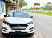 Cần bán lại xe Hyundai Tucson sản xuất năm 2019, màu trắng