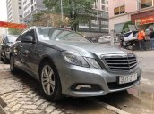 Bán Mercedes E250, màu xám, nhập khẩu nguyên chiếc số tự động, giá tốt