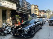 Bán Mercedes E300 AMG  sản xuất 2019, màu đen như mới