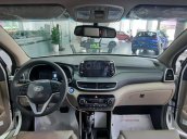 Bán ô tô xe Hyundai Tucson mới 100%, xe đủ màu, giao ngay tận nơi