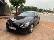 Cần bán Mercedes E class năm 2010, màu nhập khẩu còn mới