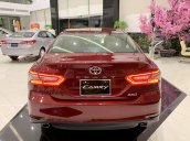 Camry 2.5Q đỏ sang chảnh giao ngay, bản cao cấp nhất, hỗ trợ trả góp, chuẩn bị chưa tới 400tr lấy xe ngay