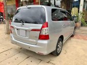 Cần bán Toyota Innova sản xuất 2015, màu bạc, giá tốt