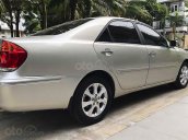 Bán ô tô Toyota Camry đời 2005, màu bạc còn mới