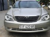 Bán ô tô Toyota Camry đời 2005, màu bạc còn mới