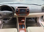 Bán ô tô Toyota Camry đời 2005, màu bạc còn mới