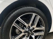 Bán gấp Kia Cerato 1.6 AT năm sản xuất 2018, giá hấp dẫn