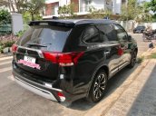 Bán xe Mitsubishi Outlander 2.0CVT đời 2020, màu đen chính chủ, giá tốt