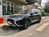 Bán xe Mitsubishi Outlander 2.0CVT đời 2020, màu đen chính chủ, giá tốt