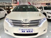 Cần bán gấp Toyota Venza sản xuất 2010, màu trắng, xe nhập 