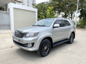 Xe Toyota Fortuner 2.7V đời 2016, màu bạc chính chủ