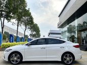 Bán xe Mazda 3 đời 2019, màu trắng, nhập khẩu 