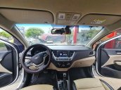 Bán xe Hyundai Accent sản xuất 2019, màu trắng còn mới