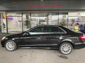 Bán Mercedes E class sản xuất 2010, màu đen còn mới