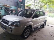 Cần bán Hyundai Tucson sản xuất 2009, màu bạc, xe nhập, giá tốt