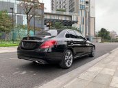 Bán xe Mercedes C250 đời 2018, màu đen còn mới